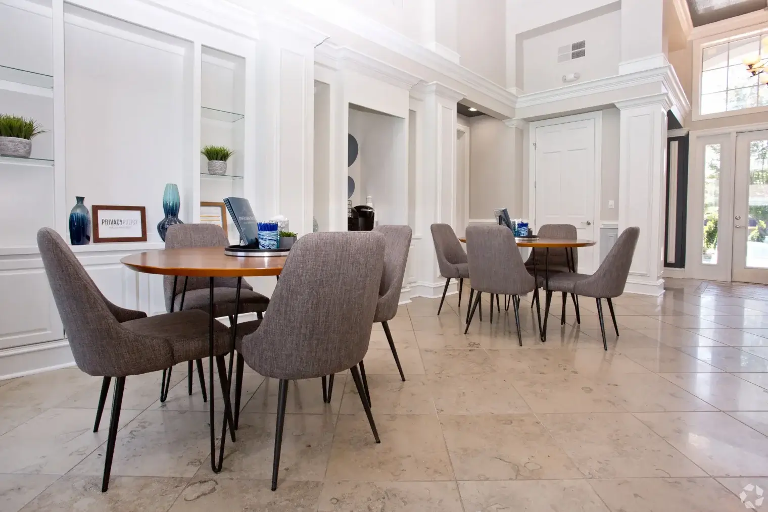overlook-ridge-clubhouse-lounge